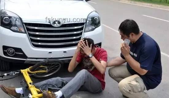 上海非機動車駕駛違法致事故全責判定合理性及解決方案