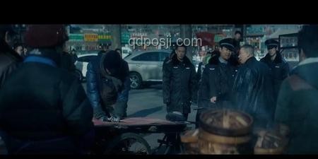 電影《老炮》中，洋火如何行動符合馮小剛角色意