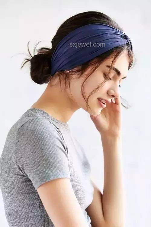 “發(fā)型密碼：解鎖‘會打扮’與‘不打扮’的創(chuàng)新視角”