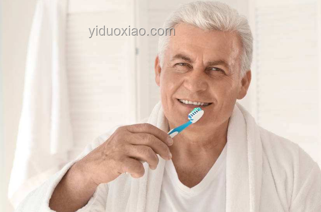 老人味原因揭秘，55歲后警惕這些習(xí)慣，遠(yuǎn)離異味