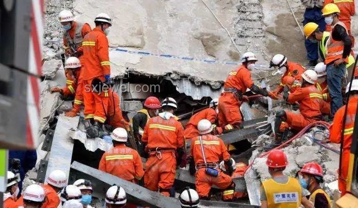 學校圍墻倒塌事故應對與責任解析