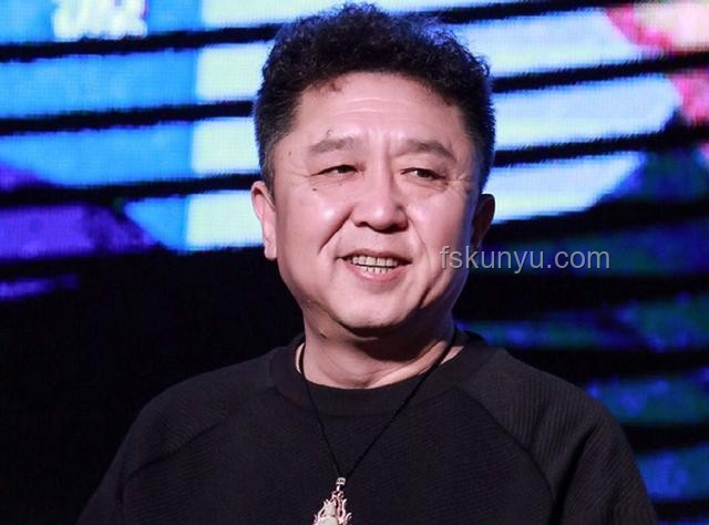 爾冬升父女年齡差熱議背后的家庭相處之道