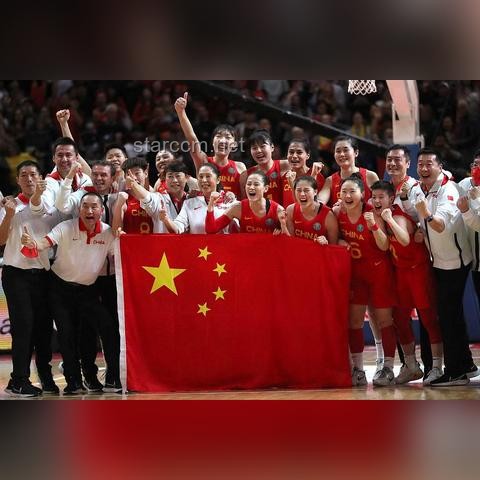 白巖松祝福背后的教育精神與青年擔當