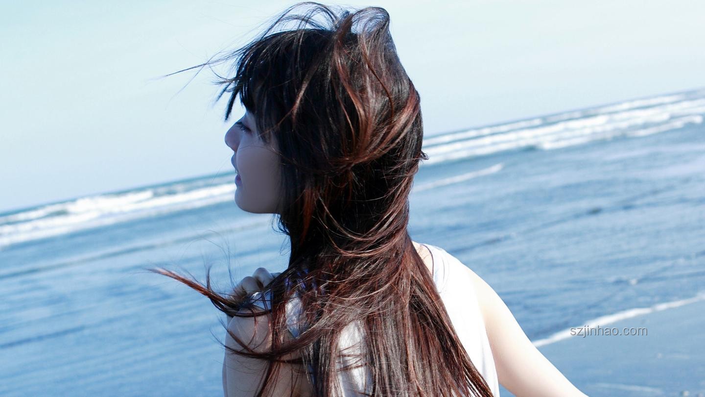 白巖松祝福背后的“扁擔(dān)女孩”：勵(lì)志與希望之光