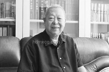 詩人鄭愁予生平與貢獻(xiàn)分析：享年92歲的文學(xué)巨匠