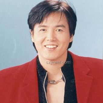 我爸爸從事地產(chǎn)前后的變化分析：職業(yè)影響與個(gè)人轉(zhuǎn)型