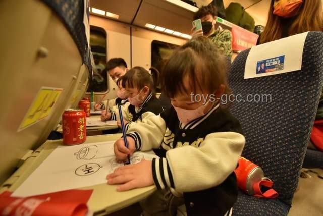 高鐵時(shí)代下的親子旅行選擇：普速火車(chē)體驗(yàn)的意義