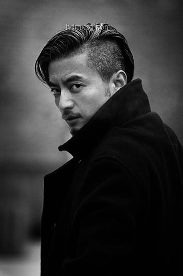 如何評(píng)價(jià)硬漢男神安志杰：演技與顏值并存的魅力?