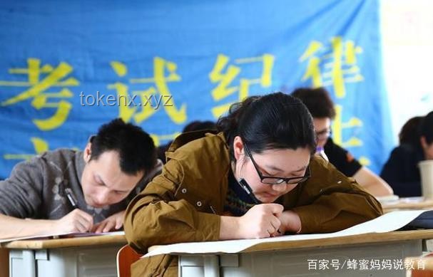 年輕人扎堆鄉(xiāng)鎮(zhèn)公務(wù)員，比港大碩士香？