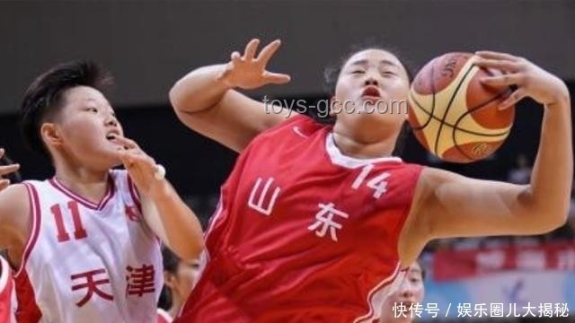 對手根本防不住2米26的張子宇：籃球內(nèi)線統(tǒng)治攻略