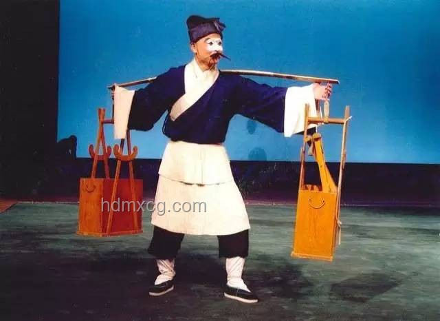 韓網(wǎng)紅圍觀國(guó)產(chǎn)劇“圍裙男”：文化沖擊與家庭角色新視角