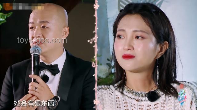 ??章子怡攜醒醒上影節(jié)之旅：母女共耀星光?