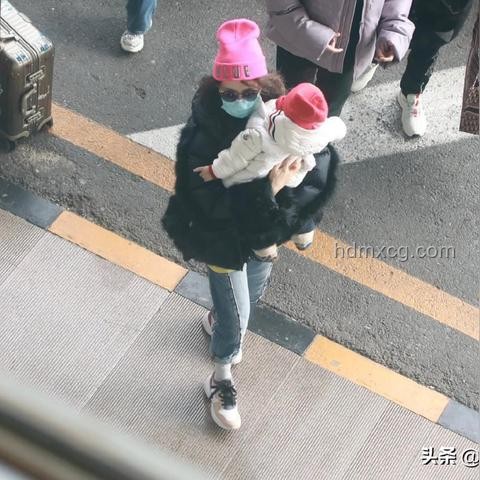醒醒視界：章子怡攜女上影節(jié)，探索親子共創(chuàng)新紀元