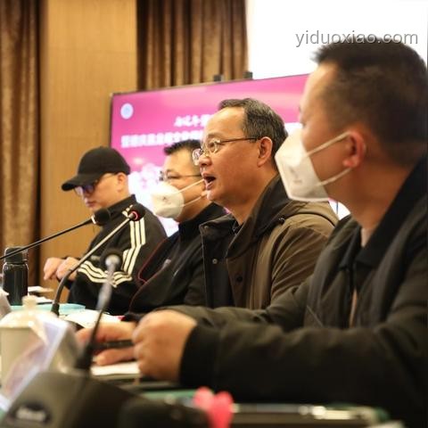 打破偏見，創(chuàng)新無界：從“館長”事件看跨界思維的覺醒