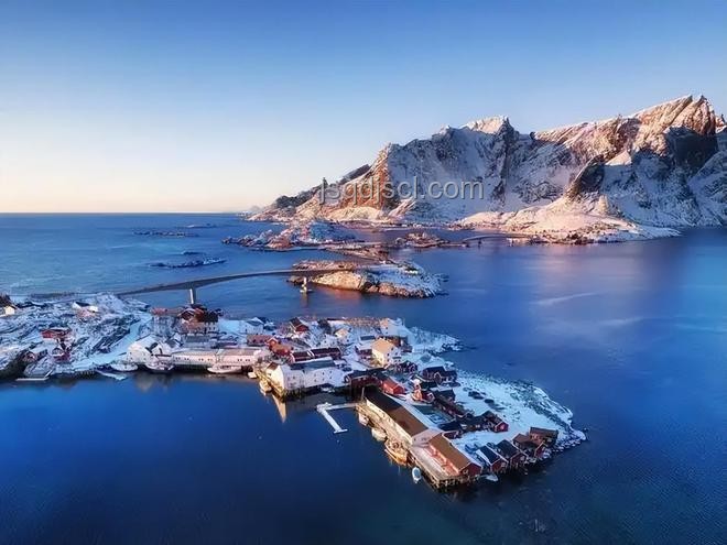 馬克龍短暫訪問格陵蘭島：歐洲團(tuán)結(jié)的展現(xiàn)