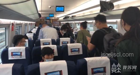列車(chē)工作人員吸煙事件對(duì)比分析：職業(yè)操守與公眾期望