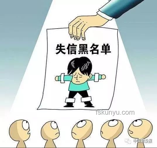 婚后財(cái)務(wù)管理與家庭和諧：男子稱(chēng)不交工資被打的啟示