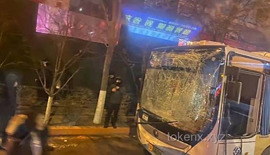 沈陽公交車碰撞事故案例研究：致2死16傷