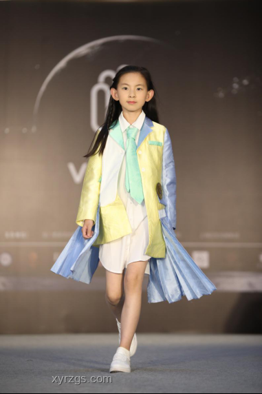 登陸少年時(shí)裝周首秀全攻略