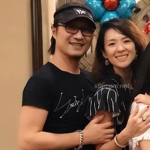 汪峰與寧靜牽手事件：公眾形象與情感表達對比