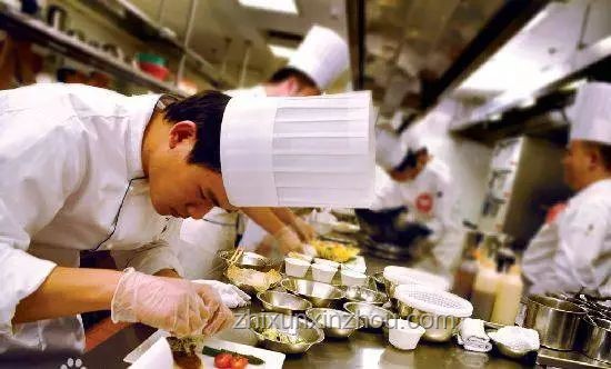 從整頓到創(chuàng)新：餐飲界的“吃規(guī)”翻轉(zhuǎn)，跨界思維引領(lǐng)新風(fēng)尚