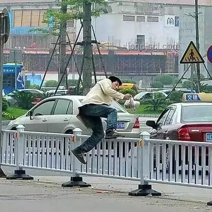 自行車通勤騎行防御「鬼探頭」技巧