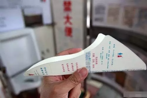 女廁革新：透明挑戰(zhàn)下的創(chuàng)意疏通與隱私重塑，跨界創(chuàng)新實踐