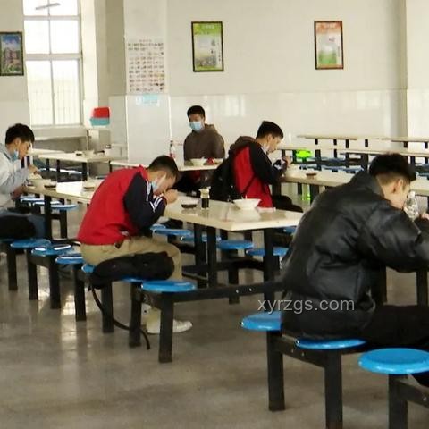 我竟然回到了高三時(shí)期！重返校園高效備考指南
