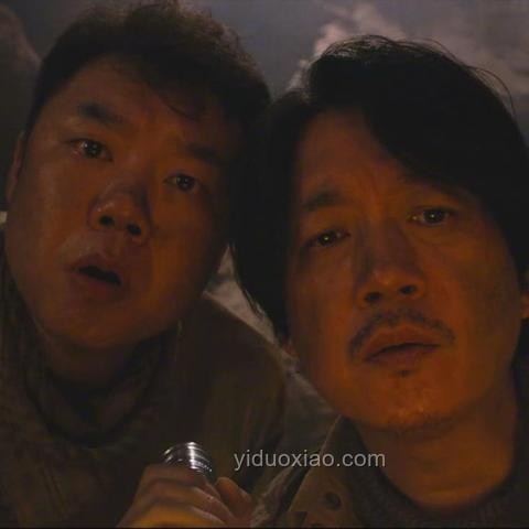 王鶴棣與李沁在《咸魚飛升》中的對(duì)比：摸臉路透引發(fā)的討論