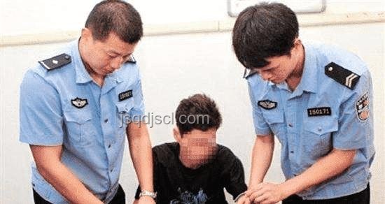 女孩遭害與父親討說(shuō)法遇害事件對(duì)比分析：社會(huì)、法律與家庭層面的透視