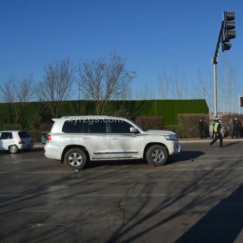 女子騎車逆行肇事逃逸：2020元罰款背后的深度分析
