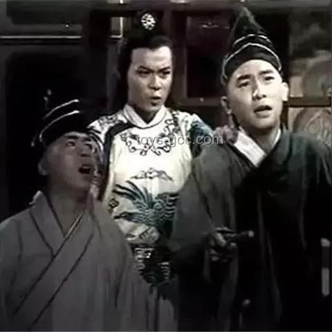 三十兄弟婚禮新風尚：集體最帥套裝，創(chuàng)新慶典演繹