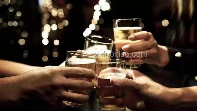 干部違規(guī)聚餐飲酒事件透視與行業(yè)廉政建設