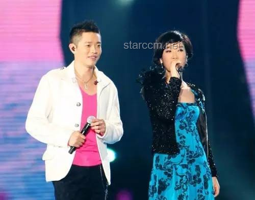 鳳凰傳奇未來(lái)演出趨勢(shì)：曾毅健康恢復(fù)后的新動(dòng)向