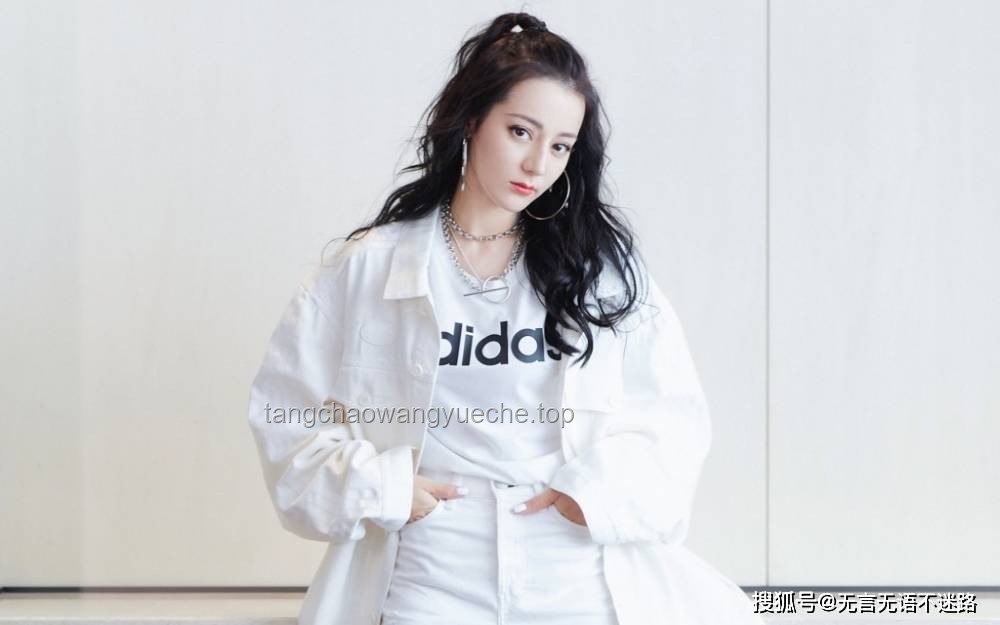 迪麗熱巴絕美戀夏風(fēng)：時(shí)尚影響力與娛樂產(chǎn)業(yè)新趨勢