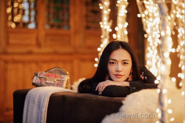 姚晨曬藏品：揭秘限量版Labubu的魅力與收藏文化