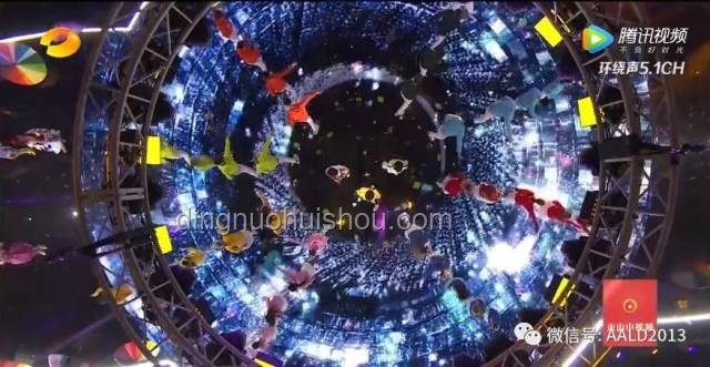 殲-15雨中驅(qū)離：創(chuàng)新戰(zhàn)略防御的雨中舞蹈，跨界思維引領(lǐng)空防新紀(jì)元