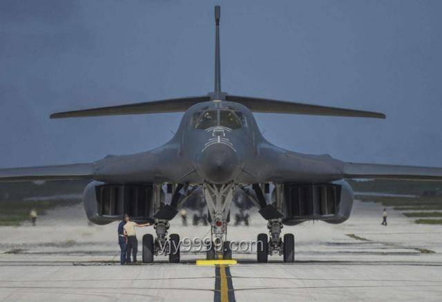 美B-2轟炸機(jī)部署策略：繞路關(guān)島對伊朗的戰(zhàn)略影響及趨勢預(yù)測