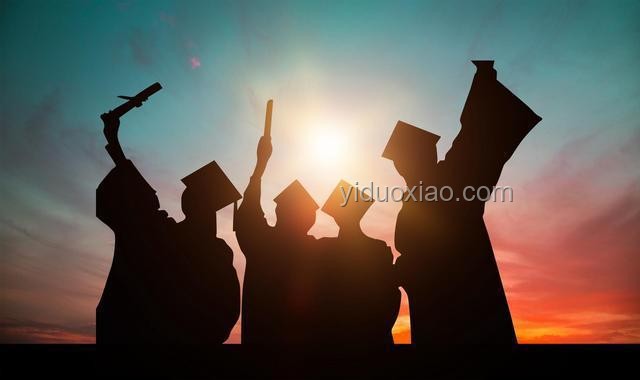 這屆畢業(yè)生就業(yè)觀念轉(zhuǎn)變，行業(yè)機(jī)遇與挑戰(zhàn)并存