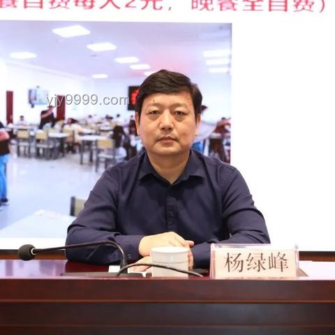 食堂阿姨致辭觸動人心：情感共鳴與教育真諦的深度洞察