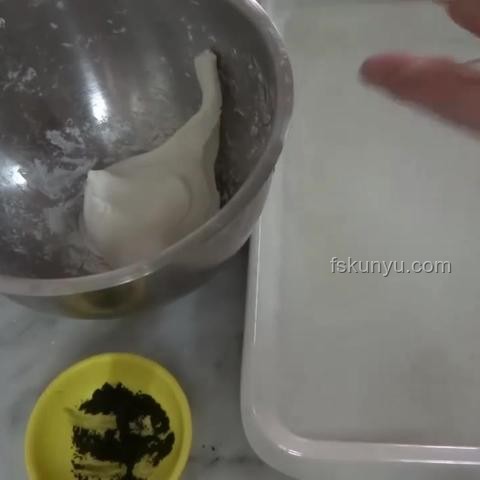 小湯圓與蛋小黃的奇妙遭遇：揭秘偽蛋入侵番外篇