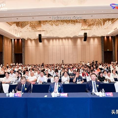 安卓手機AI攝影：探索逐漸抽象的視覺邊界