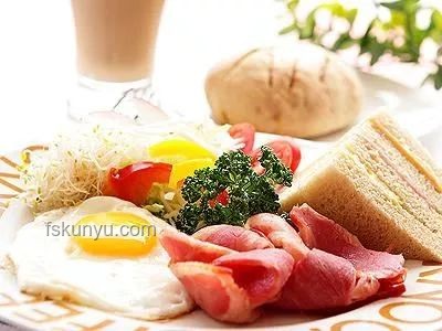 如何理解純血天津人早飯：碳水核彈的解決方案