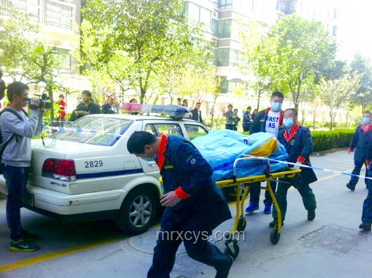 毒駕男撞死人保釋期間悲?。号芽v火燒死他