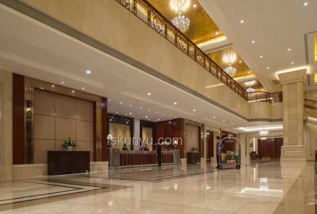 8元旅館與高端酒店對(duì)比：生存需求與品質(zhì)享受的碰撞