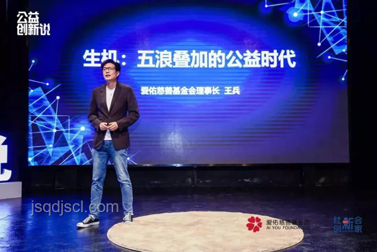 李雪琴蛻變啟示：跨界美學(xué)與創(chuàng)新思維碰撞