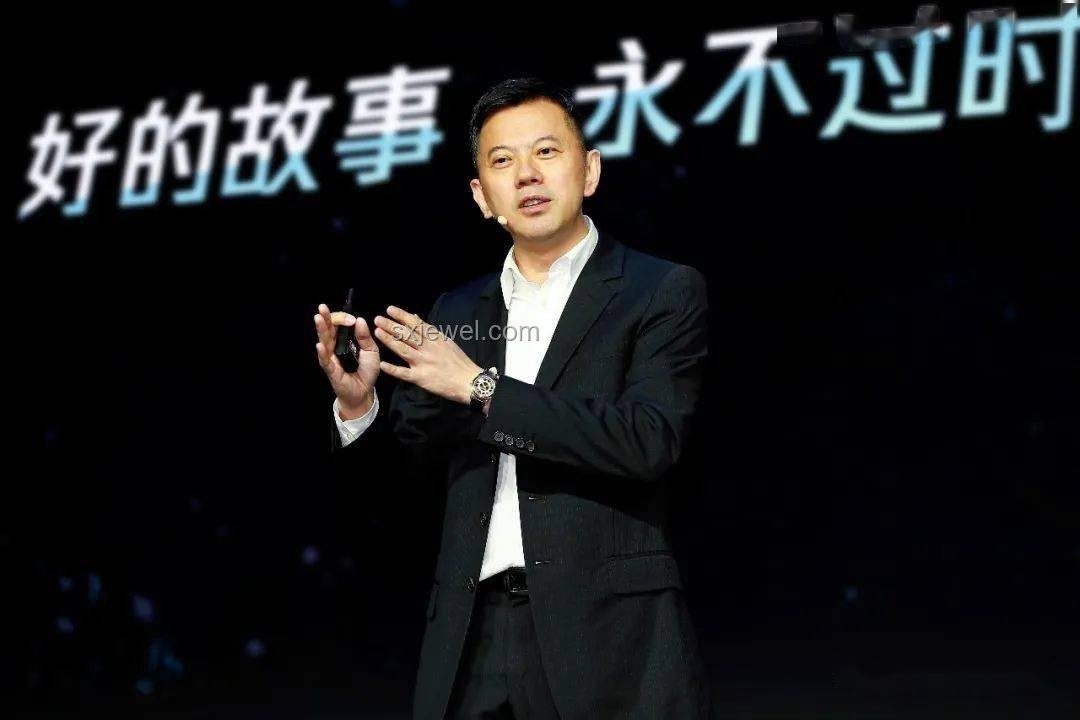李雪琴顏值逆襲：創(chuàng)新視角下的自我重塑與跨界魅力
