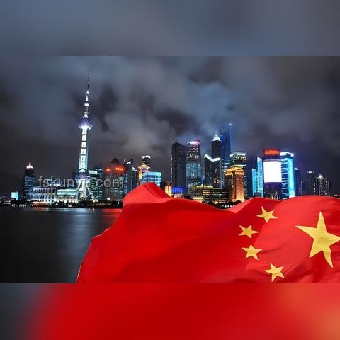 在大學(xué)見(jiàn)證了小說(shuō)里的愛(ài)情：現(xiàn)實(shí)與幻想的交織探索