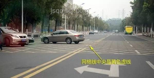 貴州榕江災(zāi)后清淤措施對比：社會車輛禁止駛?cè)氲挠绊懛治? title=