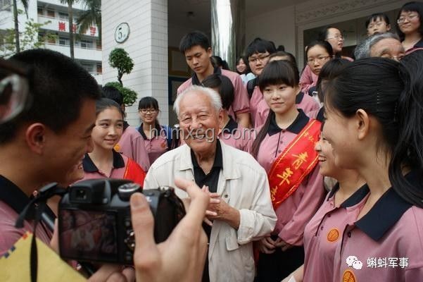 “中國核潛艇之父”黃旭華今日安葬：銘記功勛，傳承精神